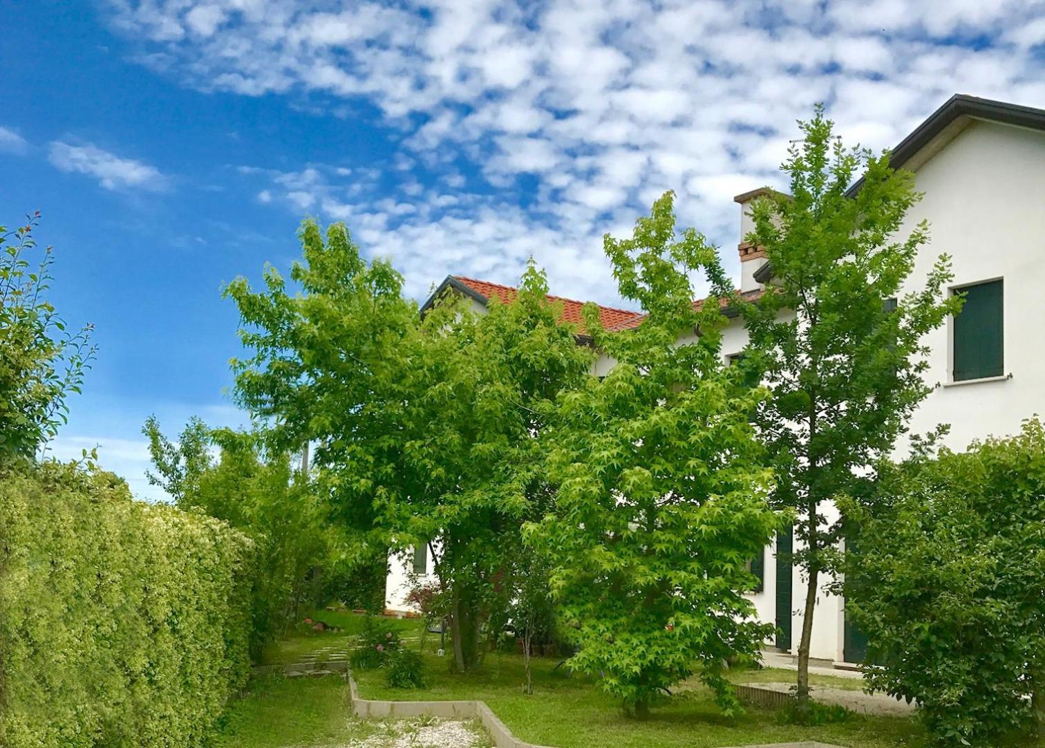 Chez Alberto Mirano Exteriör bild